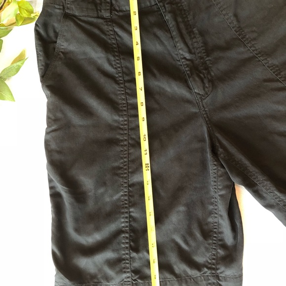 Tommy Bahama shorts - Picture 4 of 8